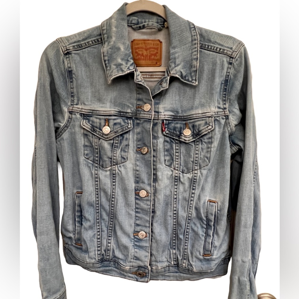 Levi's Blue Jean Jacket Classic Denim Style